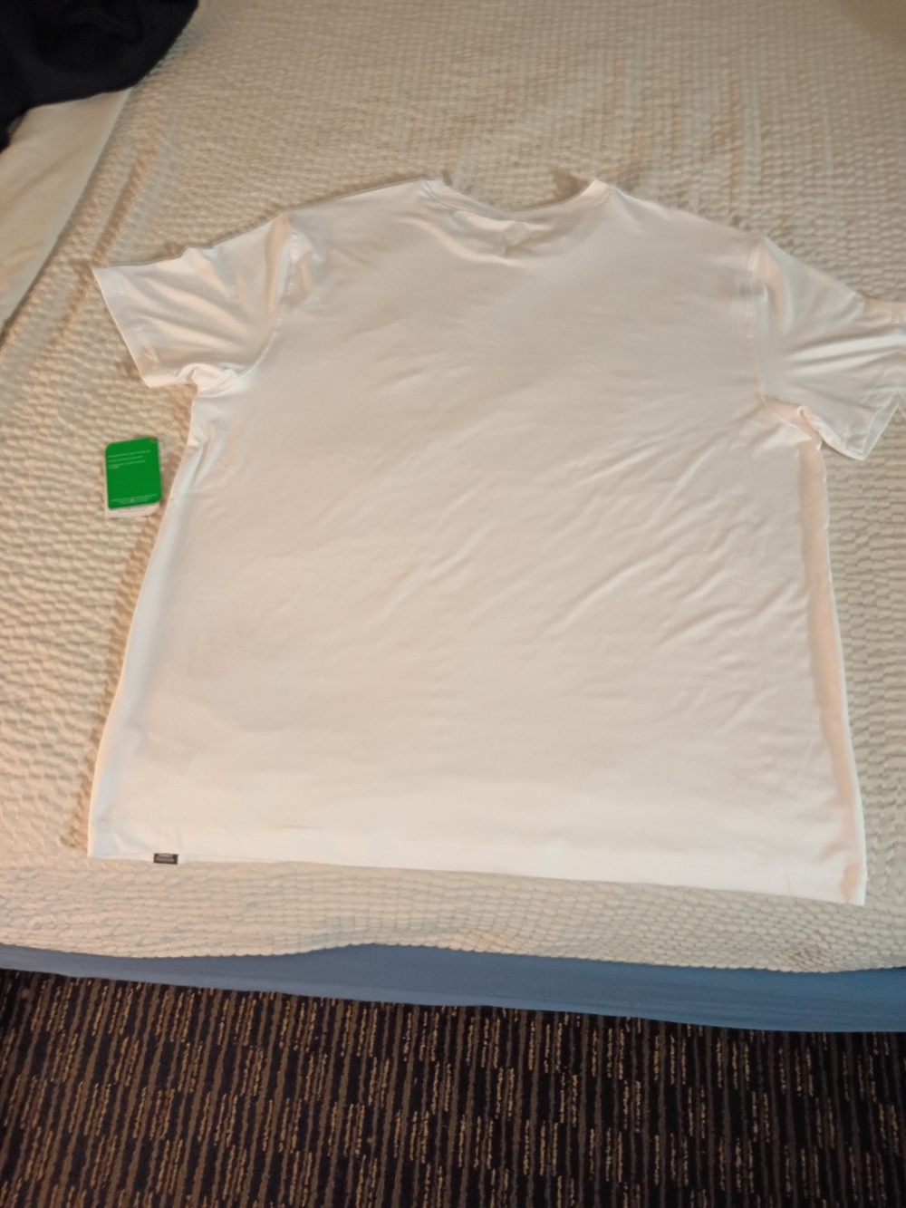 Reebok White Short Sleeve Tee with Red & Navy Graphic - Picture 3 of 4
